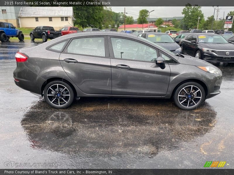 Magnetic Metallic / Charcoal Black 2015 Ford Fiesta SE Sedan