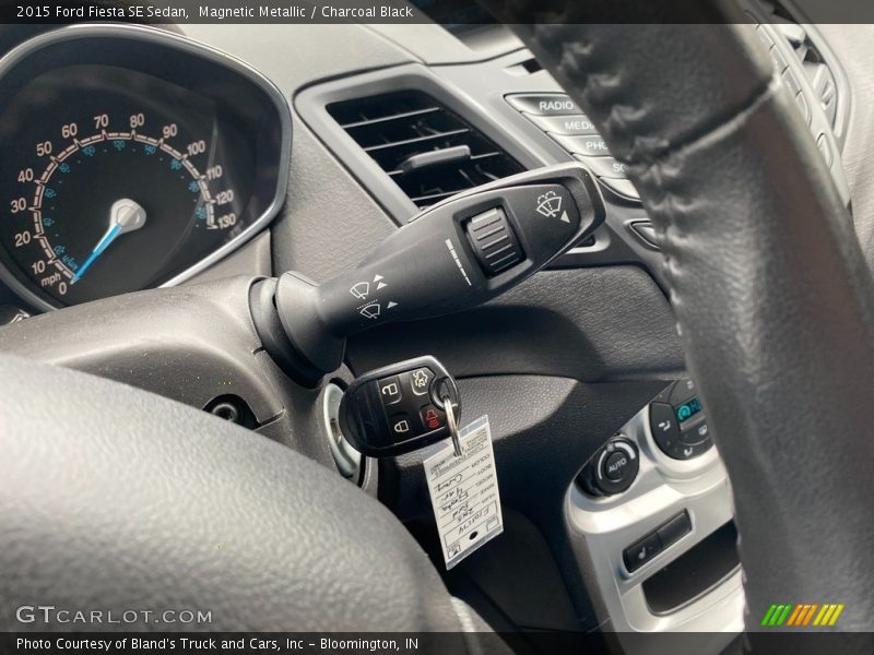 Magnetic Metallic / Charcoal Black 2015 Ford Fiesta SE Sedan
