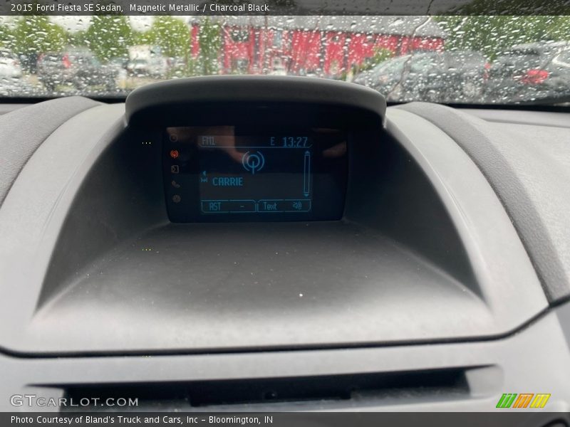 Magnetic Metallic / Charcoal Black 2015 Ford Fiesta SE Sedan