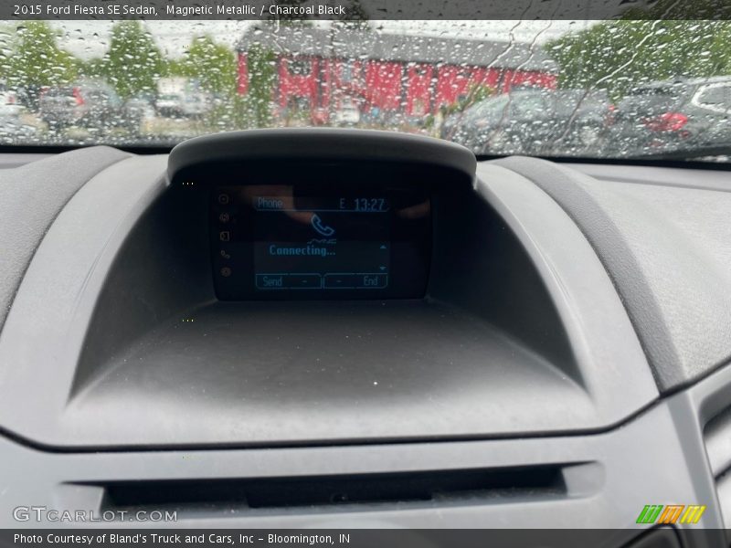 Magnetic Metallic / Charcoal Black 2015 Ford Fiesta SE Sedan
