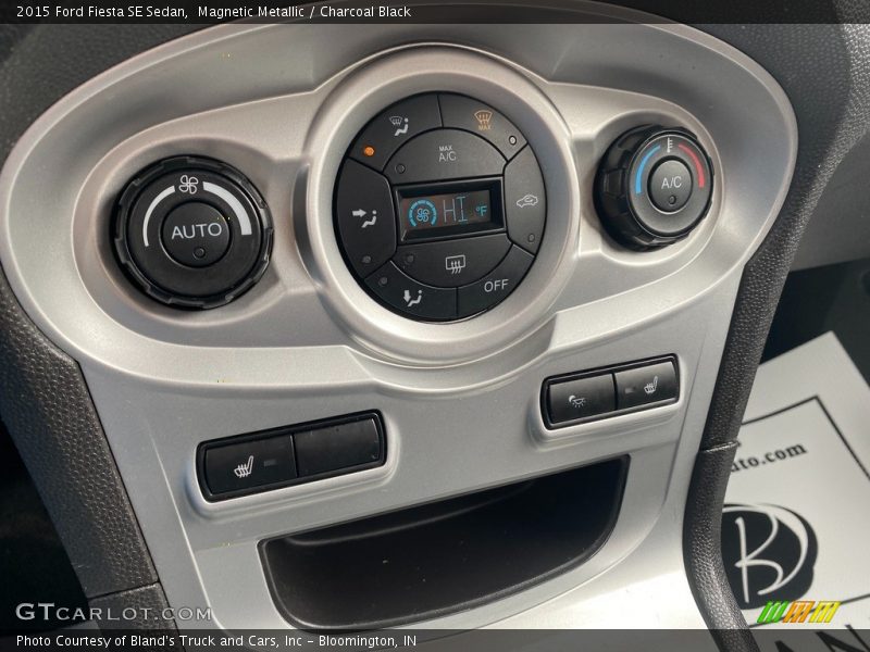 Magnetic Metallic / Charcoal Black 2015 Ford Fiesta SE Sedan