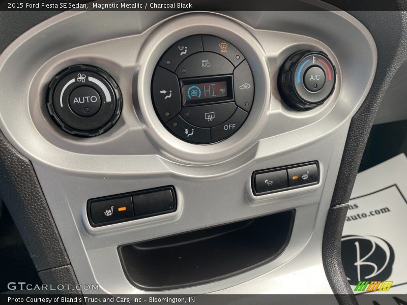 Magnetic Metallic / Charcoal Black 2015 Ford Fiesta SE Sedan