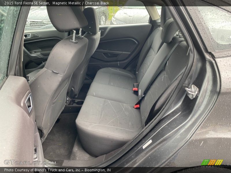 Magnetic Metallic / Charcoal Black 2015 Ford Fiesta SE Sedan