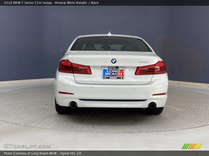 Mineral White Metallic / Black 2018 BMW 5 Series 530i Sedan