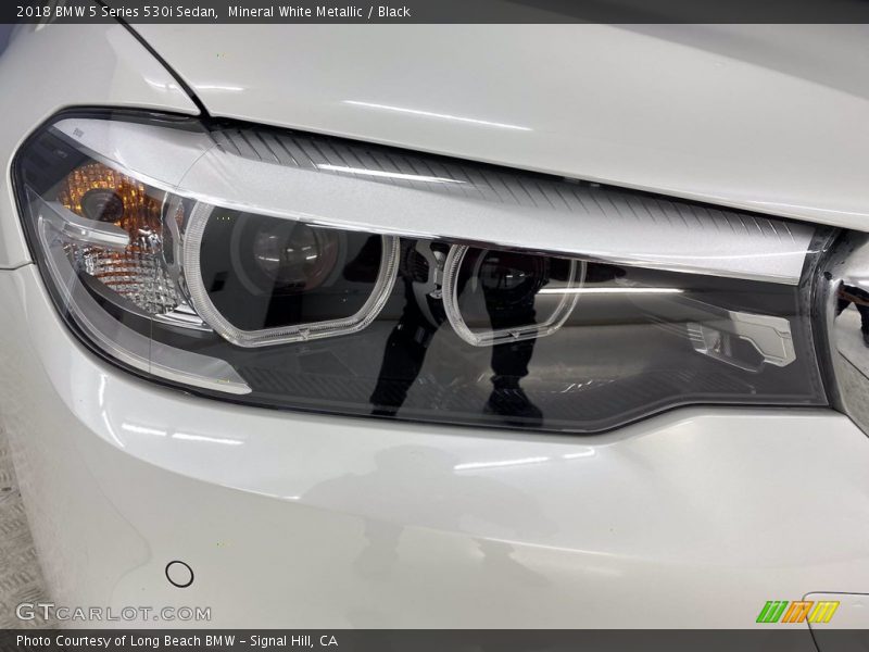 Mineral White Metallic / Black 2018 BMW 5 Series 530i Sedan