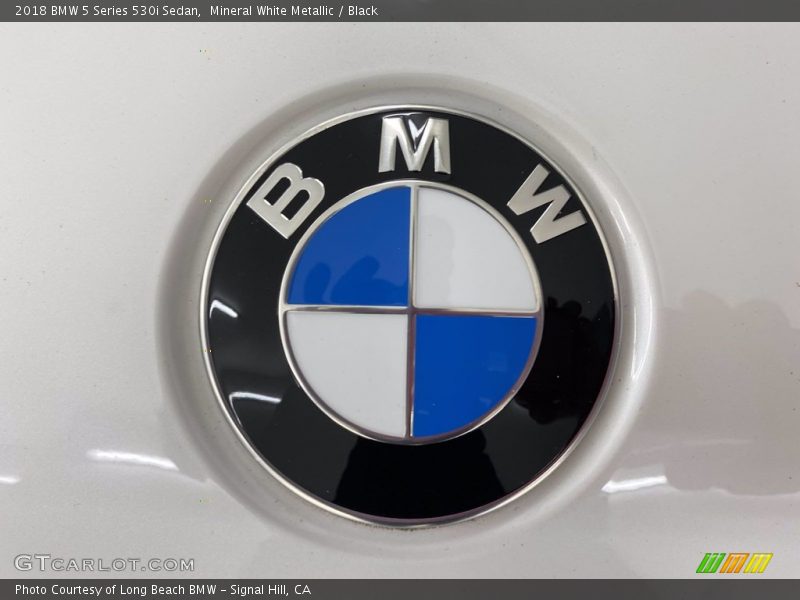 Mineral White Metallic / Black 2018 BMW 5 Series 530i Sedan