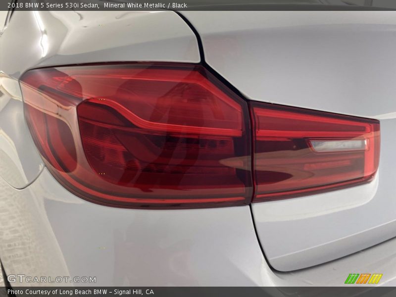 Mineral White Metallic / Black 2018 BMW 5 Series 530i Sedan