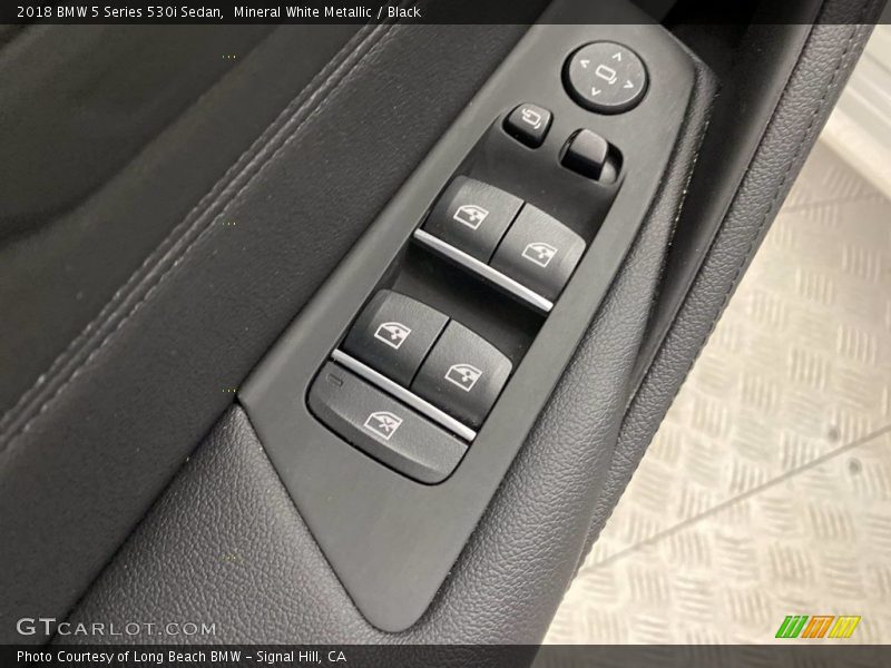 Mineral White Metallic / Black 2018 BMW 5 Series 530i Sedan