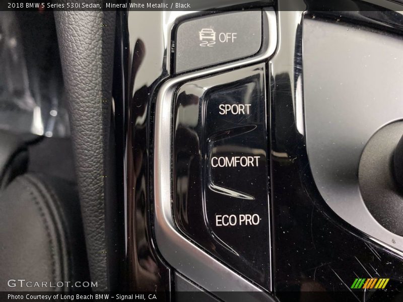 Mineral White Metallic / Black 2018 BMW 5 Series 530i Sedan