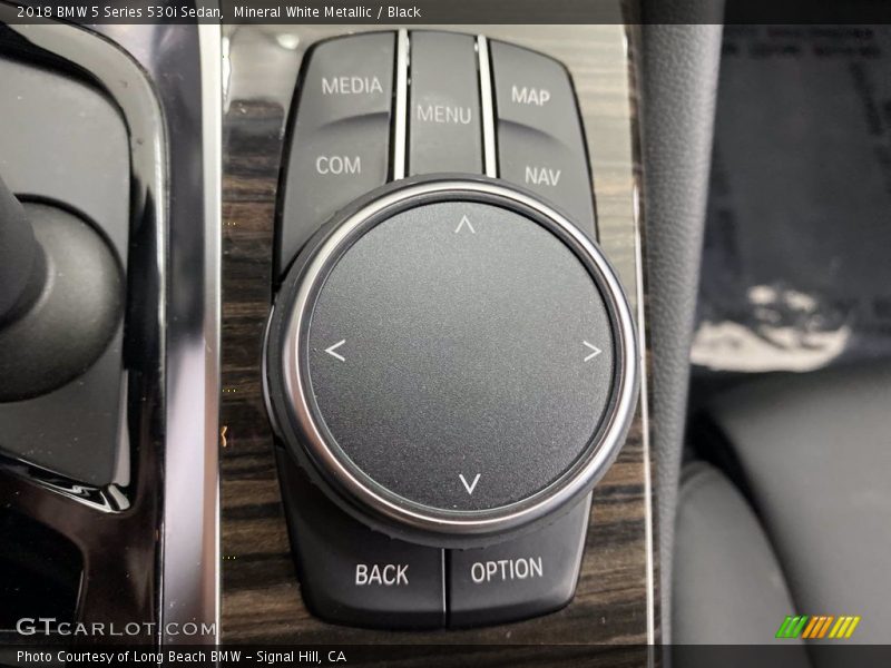 Mineral White Metallic / Black 2018 BMW 5 Series 530i Sedan