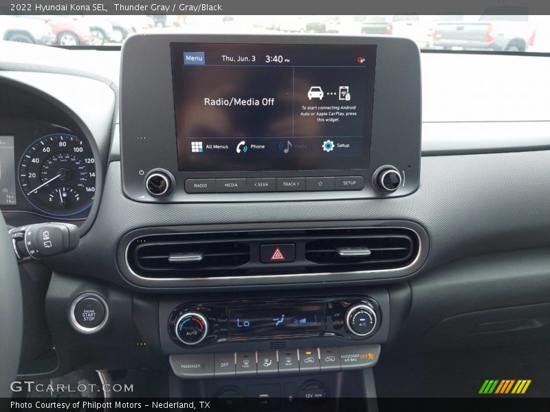Controls of 2022 Kona SEL