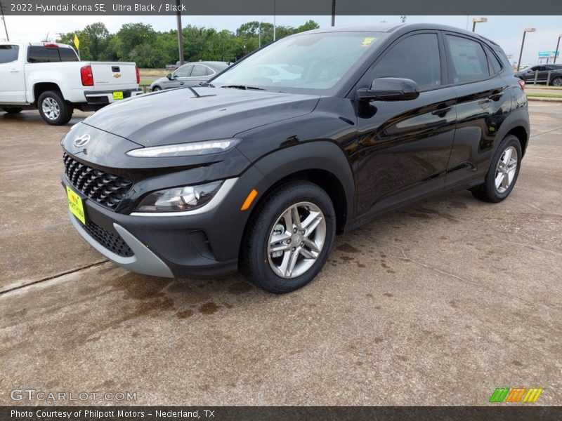 Front 3/4 View of 2022 Kona SE