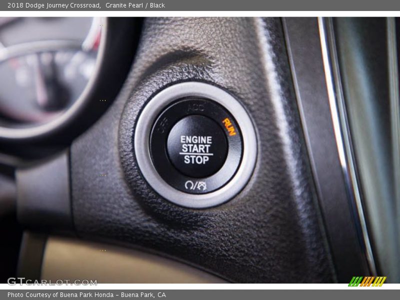 Granite Pearl / Black 2018 Dodge Journey Crossroad