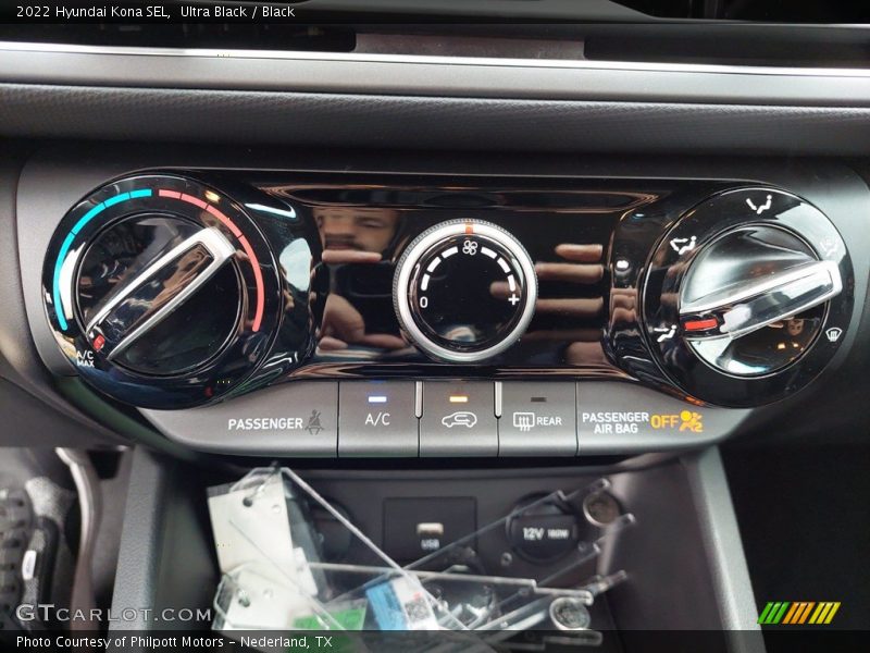 Controls of 2022 Kona SEL