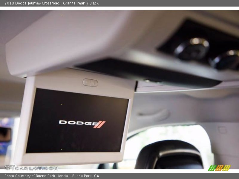 Granite Pearl / Black 2018 Dodge Journey Crossroad