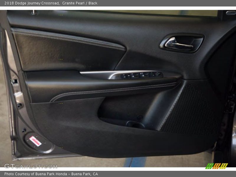 Granite Pearl / Black 2018 Dodge Journey Crossroad