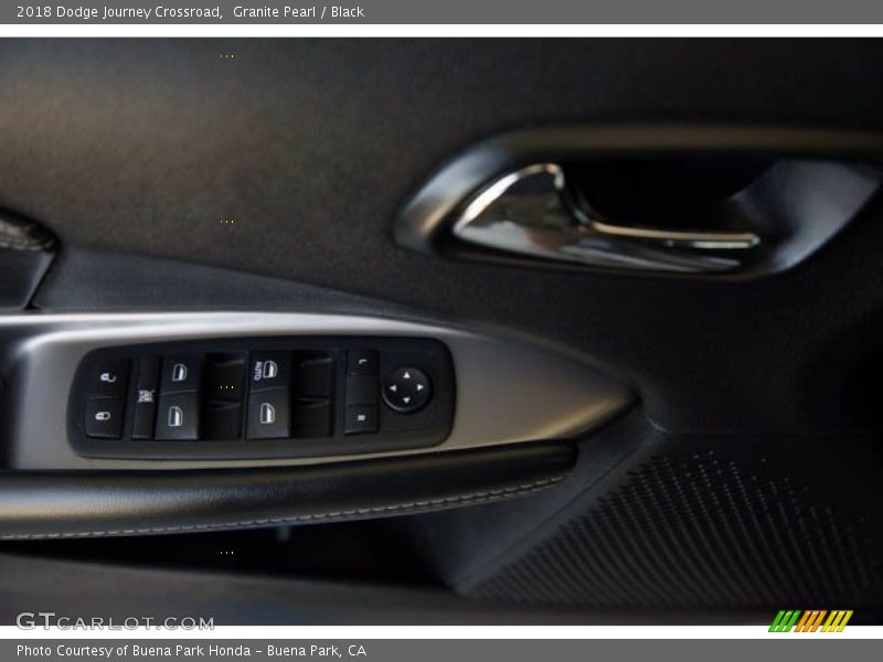 Granite Pearl / Black 2018 Dodge Journey Crossroad