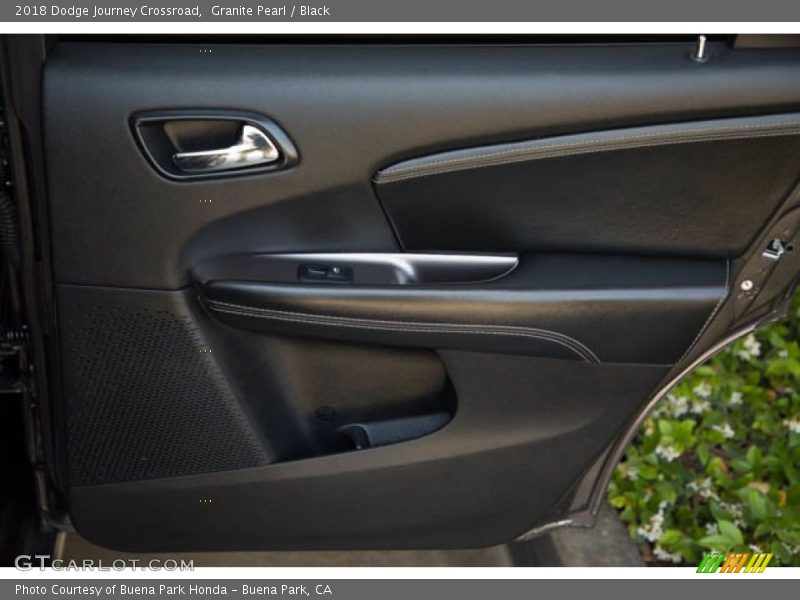 Granite Pearl / Black 2018 Dodge Journey Crossroad