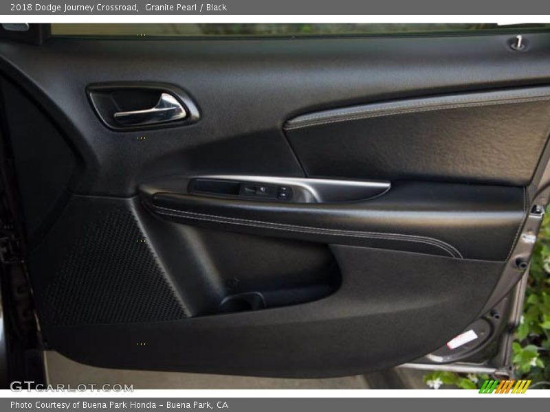 Granite Pearl / Black 2018 Dodge Journey Crossroad