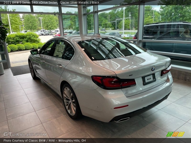 Glacier Silver Metallic / Black 2021 BMW 5 Series 540i xDrive Sedan