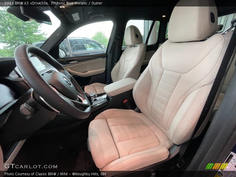 Front Seat of 2021 X3 xDrive30e