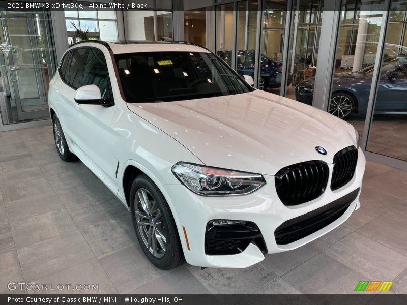 Alpine White / Black 2021 BMW X3 xDrive30e