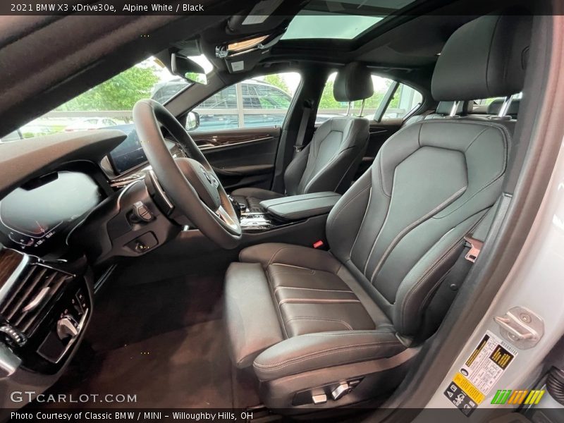 Alpine White / Black 2021 BMW X3 xDrive30e
