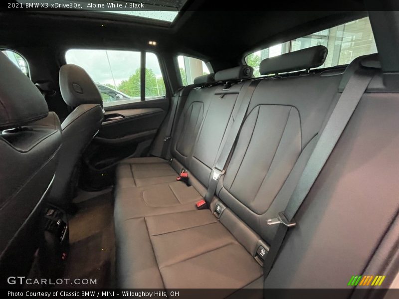 Alpine White / Black 2021 BMW X3 xDrive30e