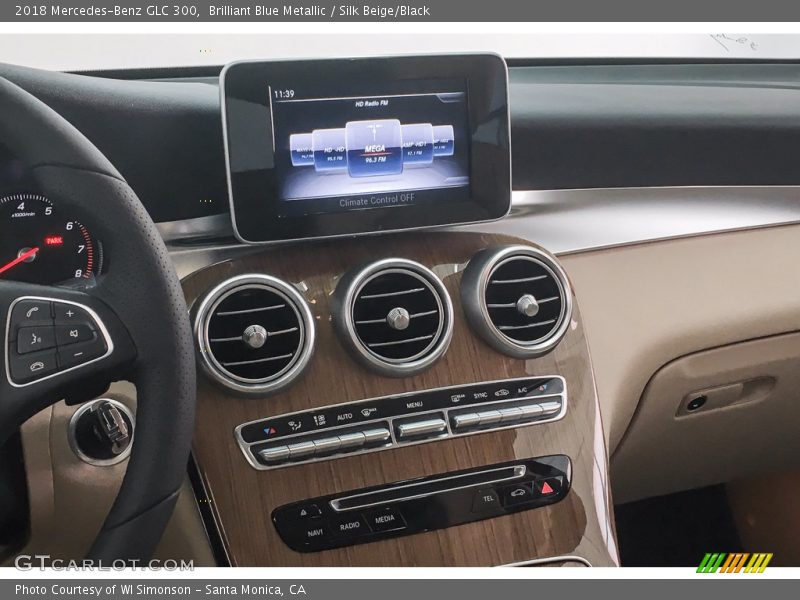 Brilliant Blue Metallic / Silk Beige/Black 2018 Mercedes-Benz GLC 300
