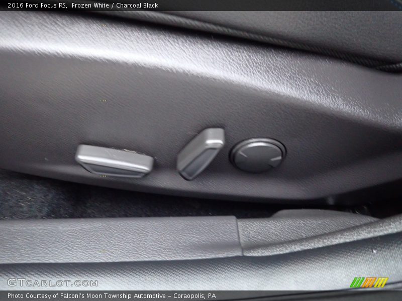 Frozen White / Charcoal Black 2016 Ford Focus RS
