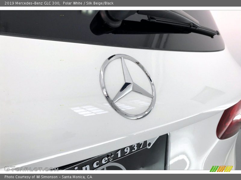 Polar White / Silk Beige/Black 2019 Mercedes-Benz GLC 300
