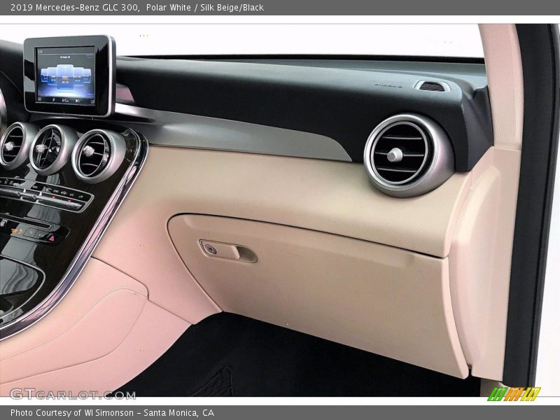Polar White / Silk Beige/Black 2019 Mercedes-Benz GLC 300