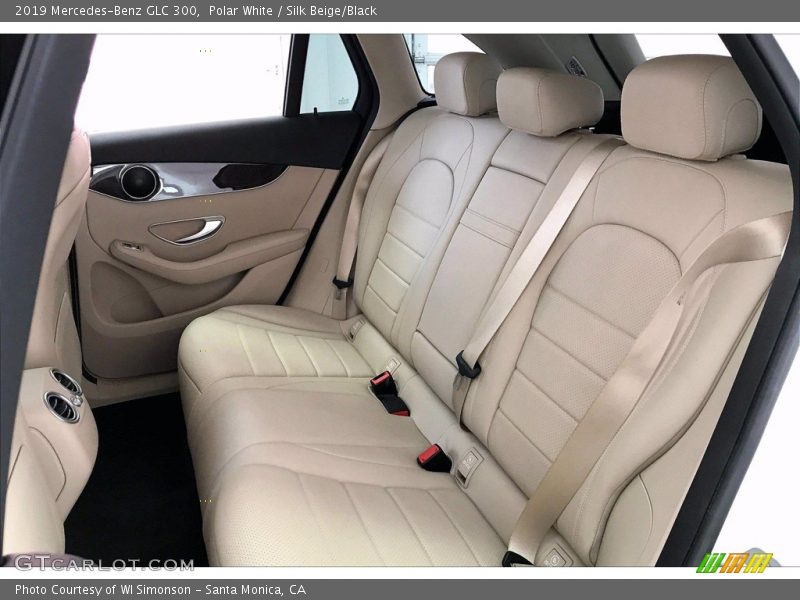 Polar White / Silk Beige/Black 2019 Mercedes-Benz GLC 300