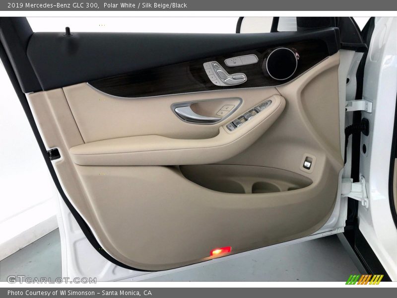 Polar White / Silk Beige/Black 2019 Mercedes-Benz GLC 300
