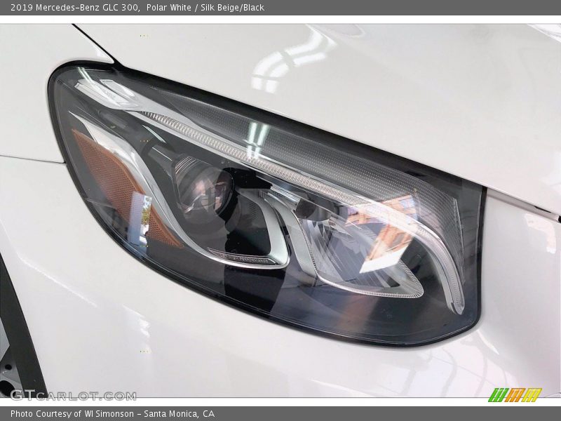 Polar White / Silk Beige/Black 2019 Mercedes-Benz GLC 300