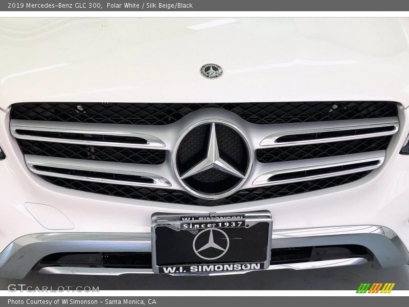 Polar White / Silk Beige/Black 2019 Mercedes-Benz GLC 300