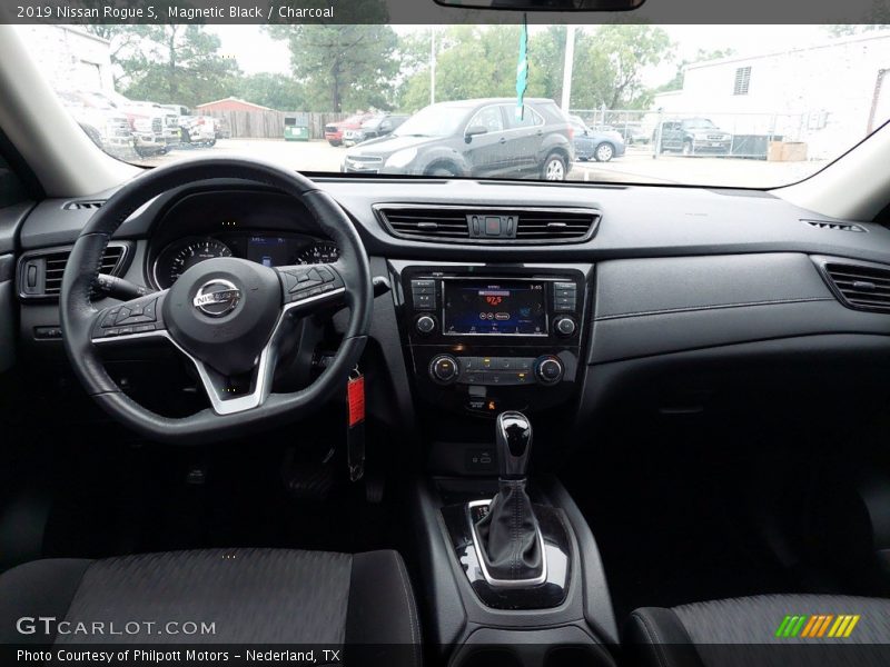 Dashboard of 2019 Rogue S