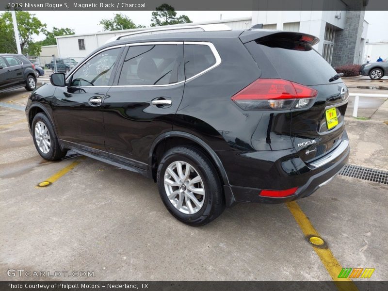 Magnetic Black / Charcoal 2019 Nissan Rogue S