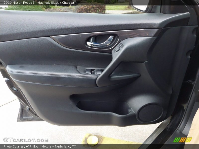 Door Panel of 2019 Rogue S