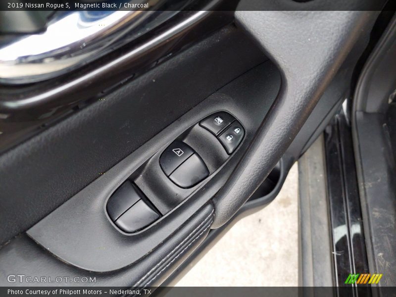 Magnetic Black / Charcoal 2019 Nissan Rogue S