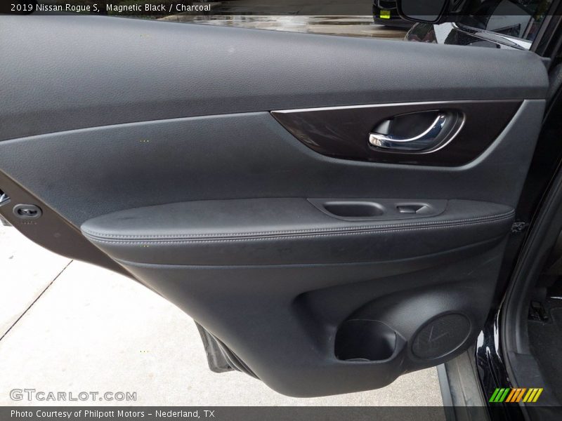 Door Panel of 2019 Rogue S