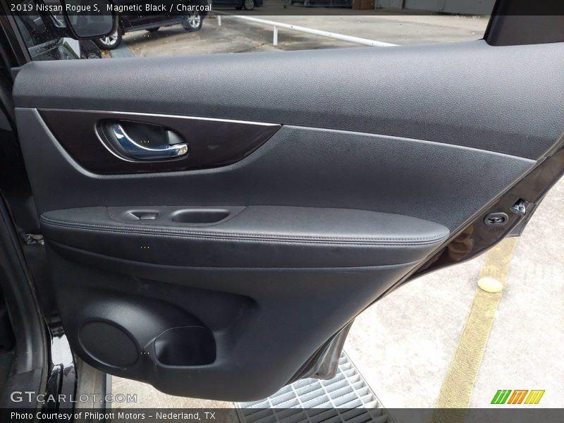 Door Panel of 2019 Rogue S