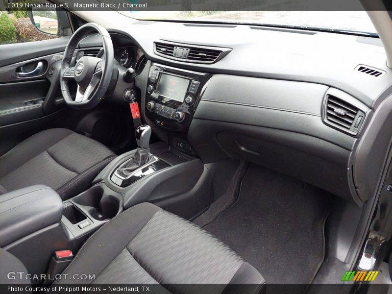 Dashboard of 2019 Rogue S