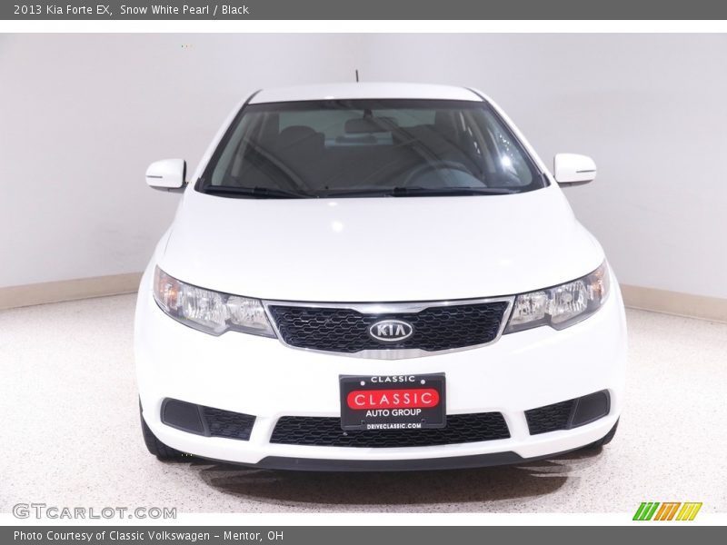 Snow White Pearl / Black 2013 Kia Forte EX