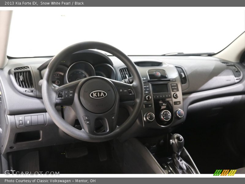 Snow White Pearl / Black 2013 Kia Forte EX
