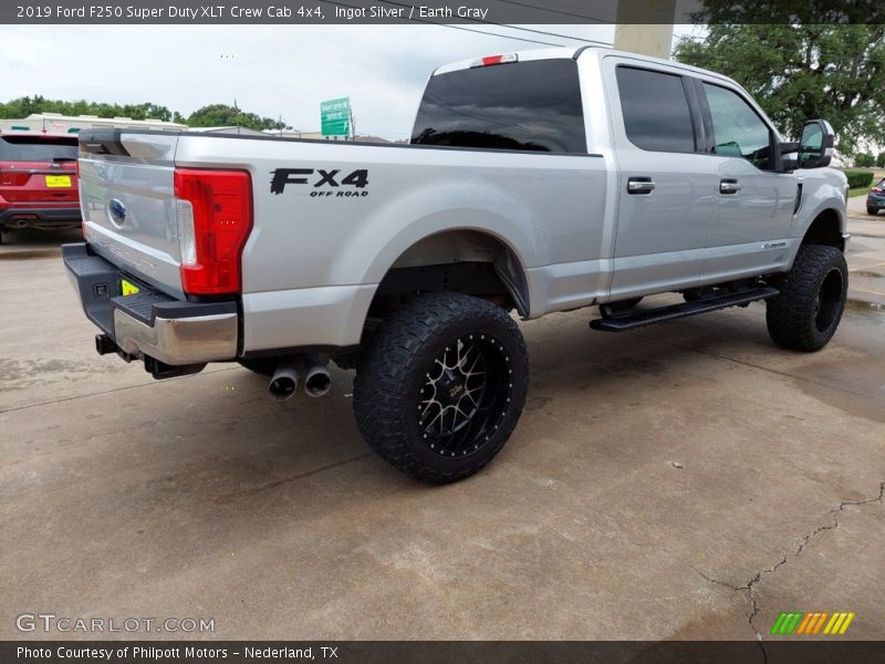 Ingot Silver / Earth Gray 2019 Ford F250 Super Duty XLT Crew Cab 4x4