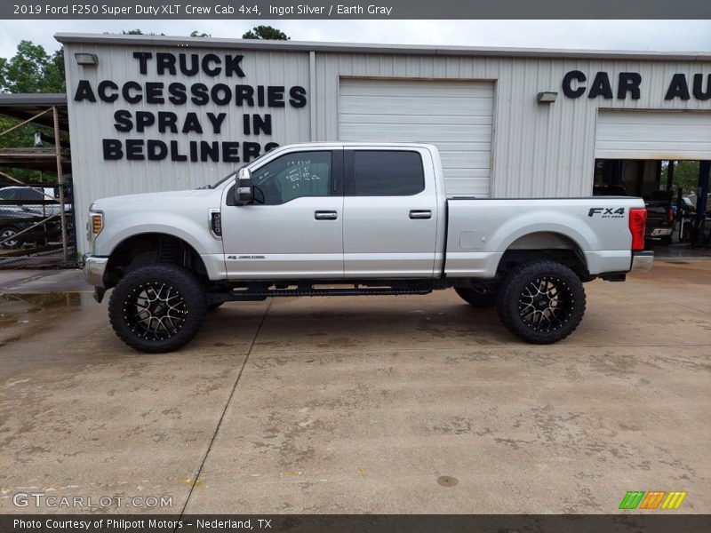 Ingot Silver / Earth Gray 2019 Ford F250 Super Duty XLT Crew Cab 4x4