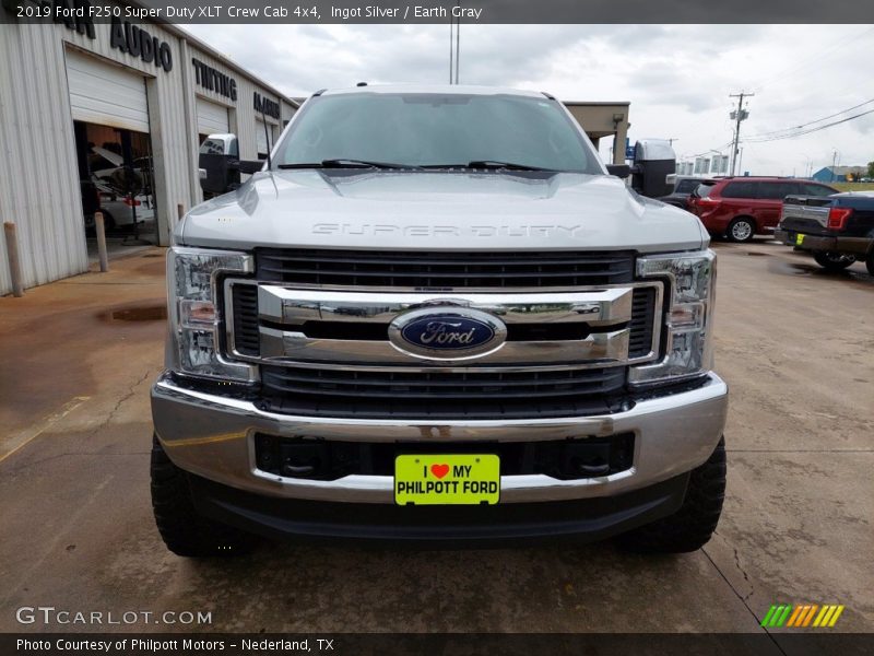 Ingot Silver / Earth Gray 2019 Ford F250 Super Duty XLT Crew Cab 4x4
