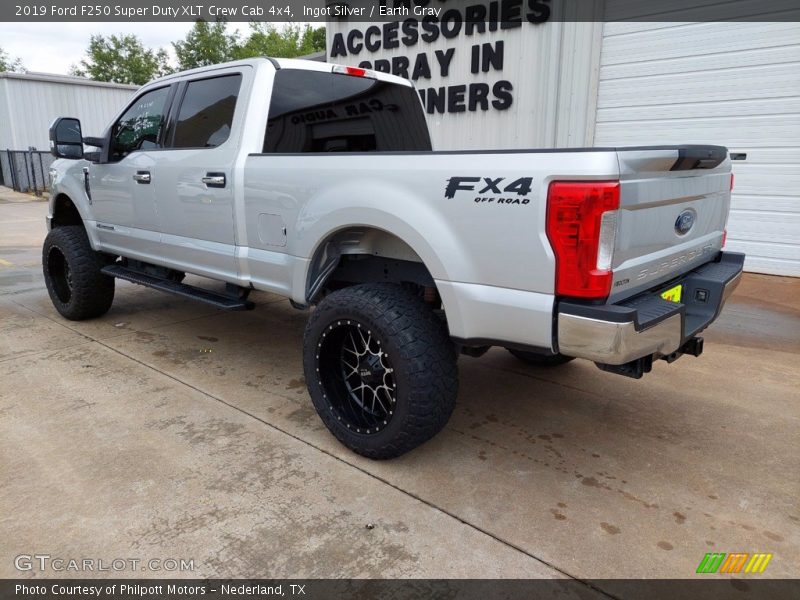 Ingot Silver / Earth Gray 2019 Ford F250 Super Duty XLT Crew Cab 4x4