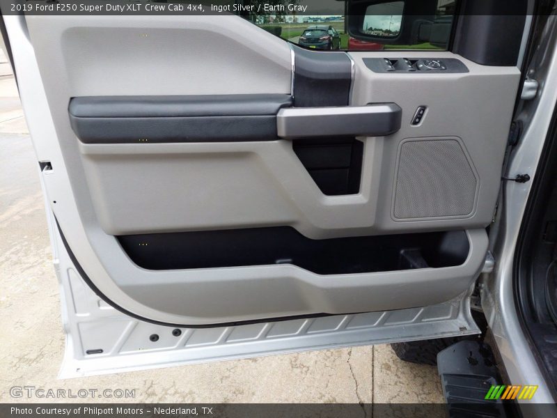 Ingot Silver / Earth Gray 2019 Ford F250 Super Duty XLT Crew Cab 4x4